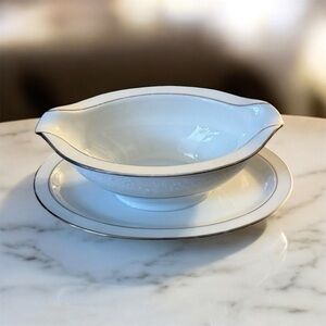 Noritake Buckingham Platinum #6438 Attached Gravy Boat